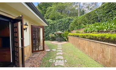 Venta de Casa Estilo Neoclásica El Poblado