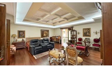 Venta de Casa Estilo Neoclásica El Poblado