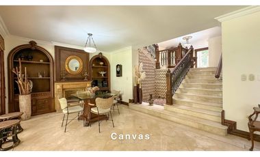 Venta de Casa Estilo Neoclásica El Poblado