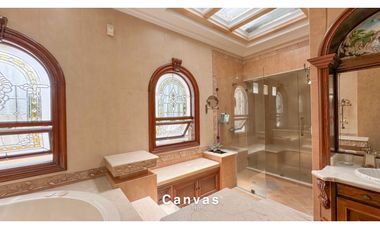 Venta de Casa Estilo Neoclásica El Poblado