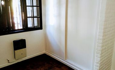 Casa en PH totalmente independiente en  esquina todo en una
