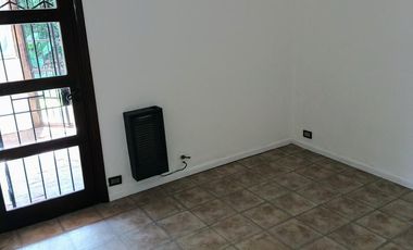 Casa en PH totalmente independiente en  esquina todo en una