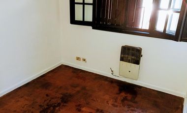 Casa en PH totalmente independiente en  esquina todo en una