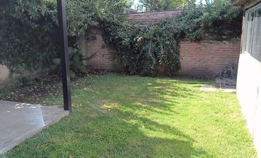 Casa en PH totalmente independiente en  esquina todo en una