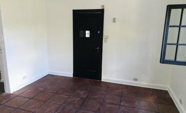 Casa en PH totalmente independiente en  esquina todo en una