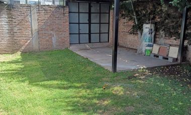 Casa en PH totalmente independiente en  esquina todo en una