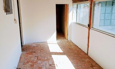 Casa en PH totalmente independiente en  esquina todo en una