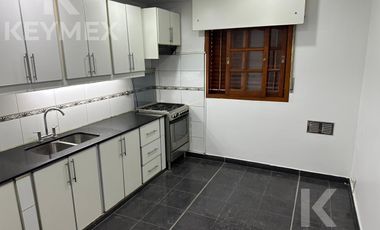 Casa en  ALQUILER en calle 12 esquina 77
