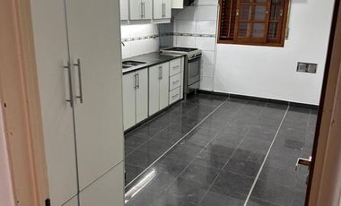 Casa en  ALQUILER en calle 12 esquina 77