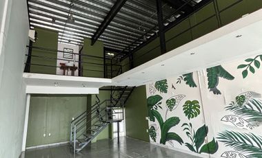 Local en renta en plaza comercial sobre Av Lázaro Cárdenas