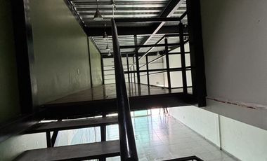 Local en renta en plaza comercial sobre Av Lázaro Cárdenas