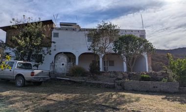 CASA DE CAMPO EN VENTA EN HACIENDA SANTA LUCIA
