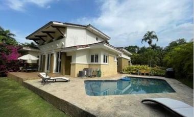 VENTA  O ALQUILER DE CASA EN TUCAN COUNTRY CLUB 711M2 3REC+CBE JP