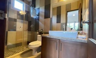 VENTA  O ALQUILER DE CASA EN TUCAN COUNTRY CLUB 711M2 3REC+CBE JP