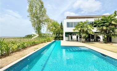VILLAS DEL MAR casa frente al mar / COSTA DEL ESTE / VENTA