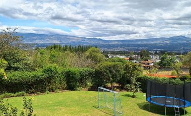 Quinta en venta, 5 habitaciones con piscina en Ontaneda Urbanización Segura, Conocoto - Los Chillos