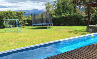 Quinta en venta, 5 habitaciones con piscina en Ontaneda Urbanización Segura, Conocoto - Los Chillos