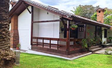 Quinta en venta, 5 habitaciones con piscina en Ontaneda Urbanización Segura, Conocoto - Los Chillos