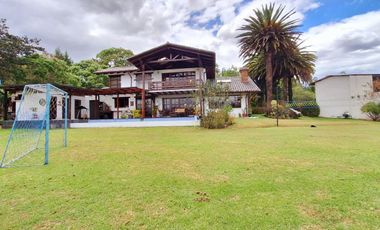 Quinta en venta, 5 habitaciones con piscina en Ontaneda Urbanización Segura, Conocoto - Los Chillos