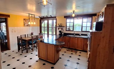 Quinta en venta, 5 habitaciones con piscina en Ontaneda Urbanización Segura, Conocoto - Los Chillos