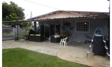 VENDO CASA EN LA CHORRERA LAS LOMAS 4R