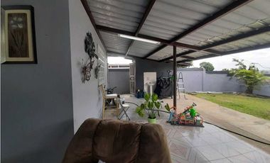 VENDO CASA EN LA CHORRERA LAS LOMAS 4R