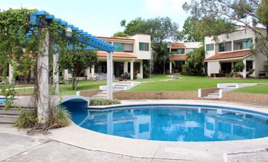 Condominio de 5 casas a media cuadra de la  Avenida San Diego