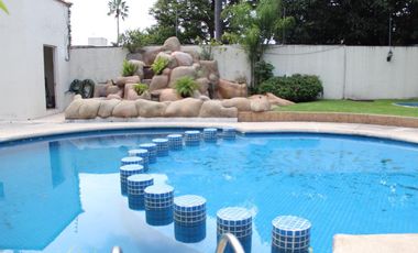 Condominio de 5 casas a media cuadra de la  Avenida San Diego