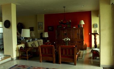 Condominio de 5 casas a media cuadra de la  Avenida San Diego
