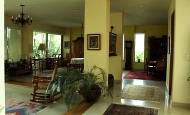 Condominio de 5 casas a media cuadra de la  Avenida San Diego