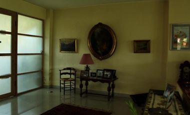Condominio de 5 casas a media cuadra de la  Avenida San Diego