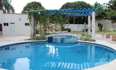 Condominio de 5 casas a media cuadra de la  Avenida San Diego