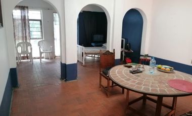 Arbolado con casa para remodelar