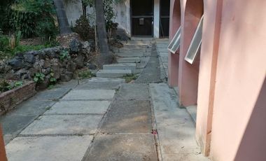 Arbolado con casa para remodelar