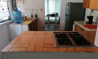 Arbolado con casa para remodelar
