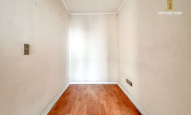 RECOLETA. VENDE DEPTO 3D 2B CON ESTACIONAMIENTO.