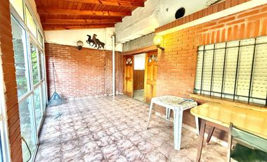 CASA VENTA 3AMB PARQUE COCHERA QUINCHO