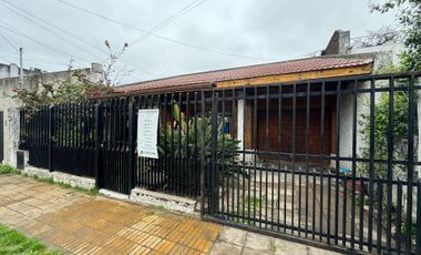CASA VENTA 3AMB PARQUE COCHERA QUINCHO