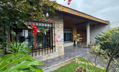 CASA VENTA 3AMB PARQUE COCHERA QUINCHO