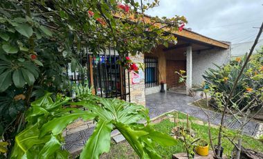 CASA VENTA 3AMB PARQUE COCHERA QUINCHO
