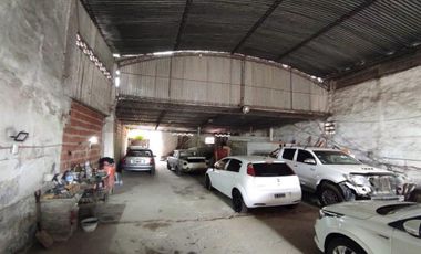 Vende Galpón 300 Mts2 cubiertos