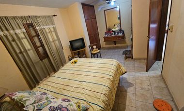 VENTA CASA 4 DORM EN VILLA ADELA ZONA SUR