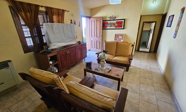 VENTA CASA 4 DORM EN VILLA ADELA ZONA SUR