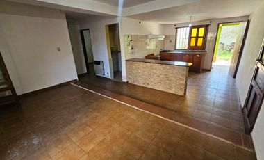 VENTA CASA 4 DORM EN VILLA ADELA ZONA SUR