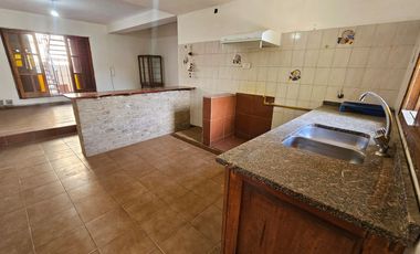 VENTA CASA 4 DORM EN VILLA ADELA ZONA SUR