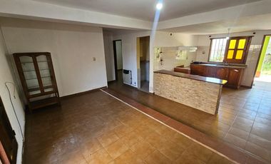 VENTA CASA 4 DORM EN VILLA ADELA ZONA SUR