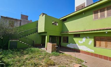 VENTA CASA 4 DORM EN VILLA ADELA ZONA SUR