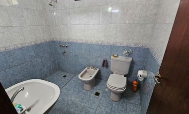 VENTA CASA 4 DORM EN VILLA ADELA ZONA SUR