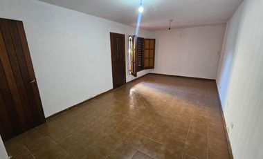 VENTA CASA 4 DORM EN VILLA ADELA ZONA SUR