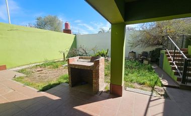 VENTA CASA 4 DORM EN VILLA ADELA ZONA SUR